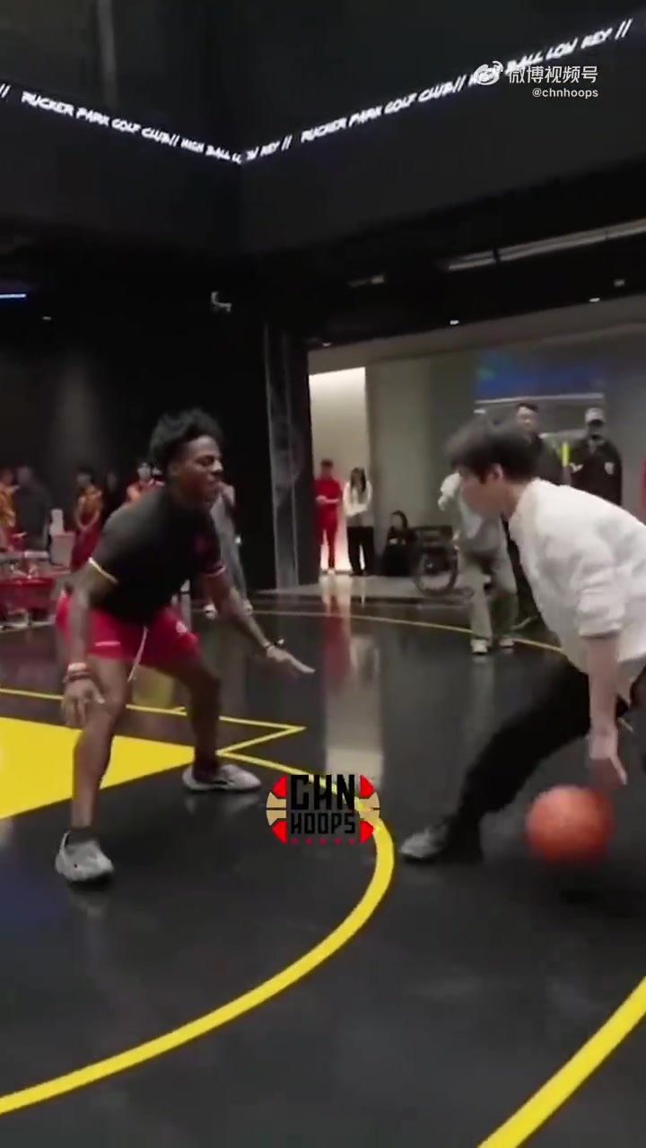 DB视讯百家乐什么水平🤣甲亢哥中国行篮球场被戏耍👻连续被穿裆又气又急