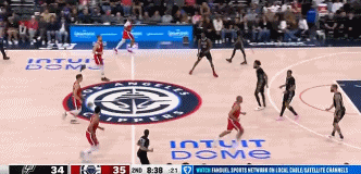 DB视讯百家乐外线靠谱！博格丹持球运到前场 借掩护撤步三分洞穿篮心